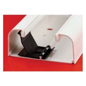09511 DKC / ДКС 09511 In-Liner Front Держатель-фиксатор кабелей для коробов 90х50 и 110х50 мм, черный